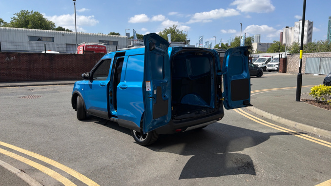 Ford Transit Courier Diesel 1.5 EcoBlue Limited Van - Image 37